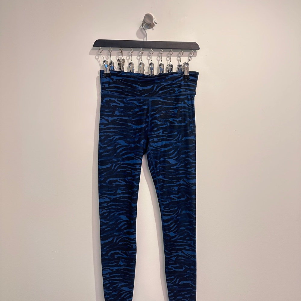 Workout Set: Blue Zebra Sports Bra And Leggings - image 3